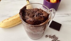 Lee más sobre el artículo Nutella Mug Cake al microondas [sin huevo]